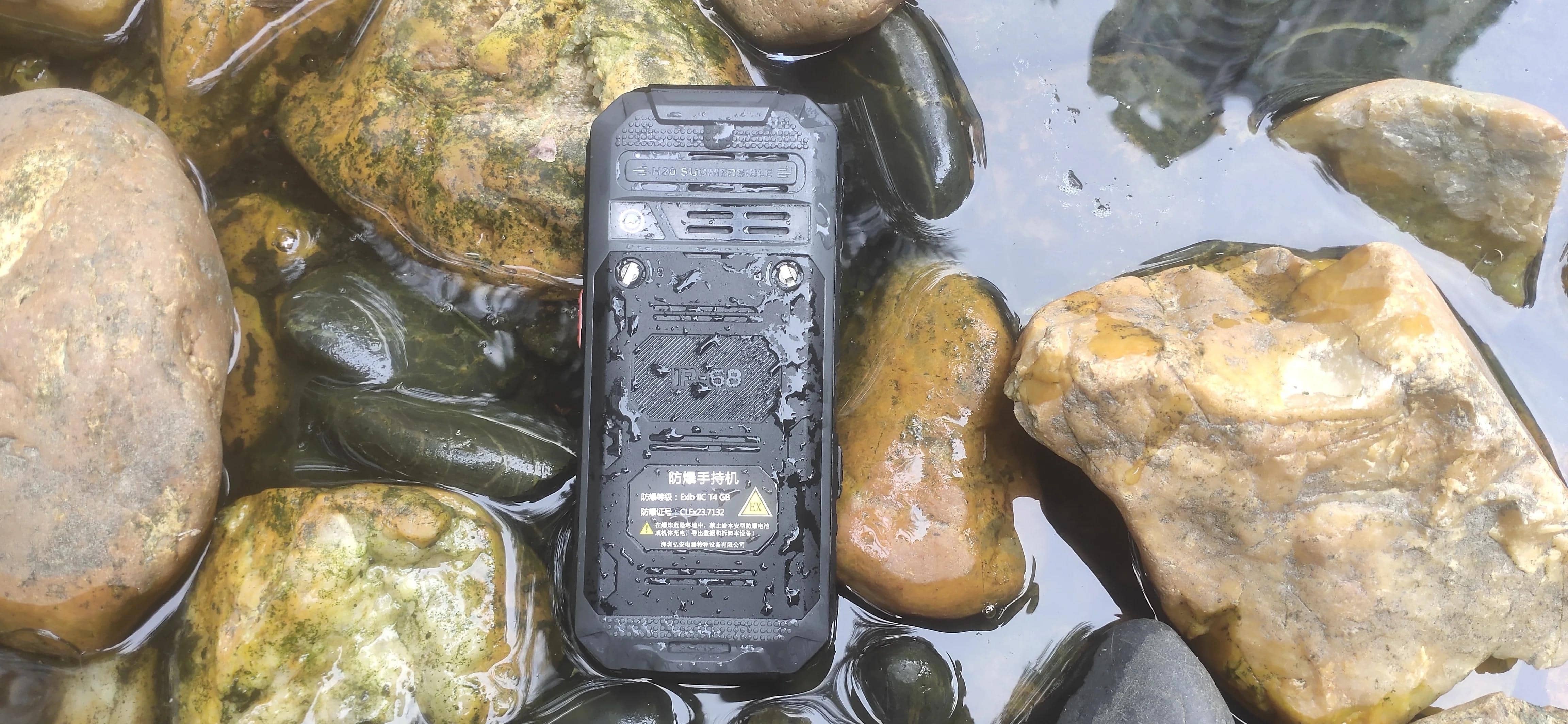 Rungee S9 sprādziendrošs / Walkie Talkie 2G GSM / 4G LTE pogas tālrunis ...